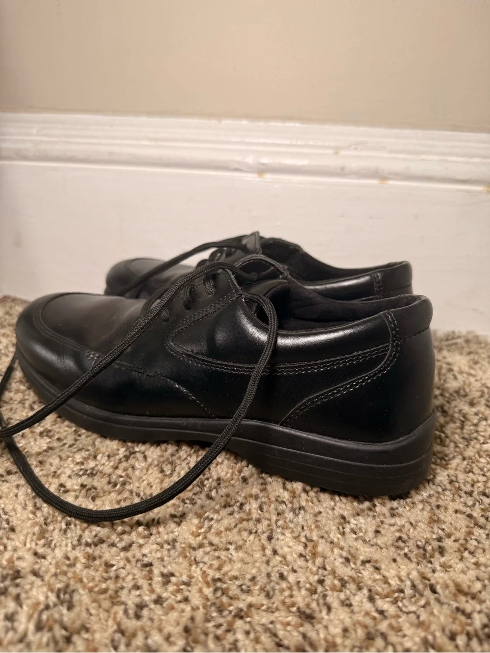 Hush Puppies Black Leather Shoes Size 4.5W